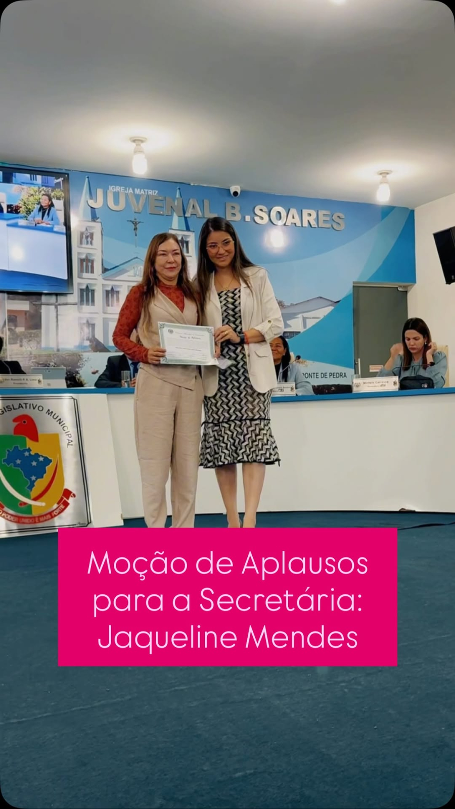 Dra. Monnize Costa entrega Moção de Aplausos à primeira-dama Jaqueline Mendes em reconhecimento ao trabalho social em Diamantino