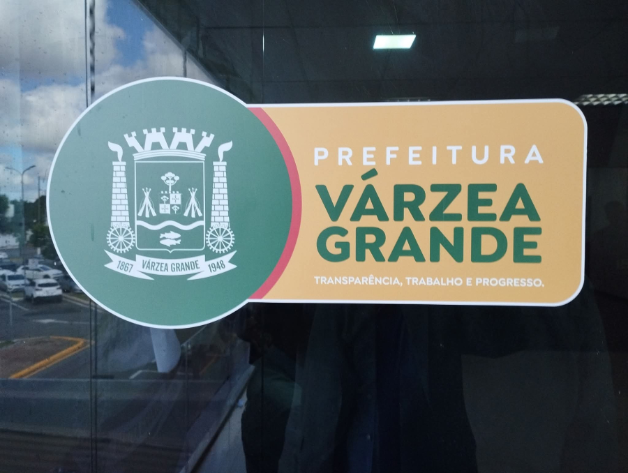 Tensão entre Executivo e Legislativo em Várzea Grande: Prefeita Flávia Moretti intensifica articulação para eleição da Mesa Diretora