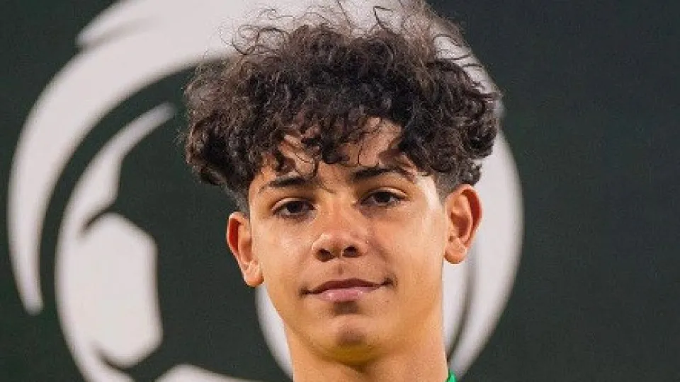 Filho de Cristiano Ronaldo sai da reserva e estreia pelo sub-15 de Portugal
